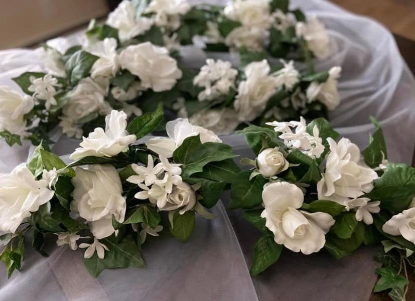 arch flowers white