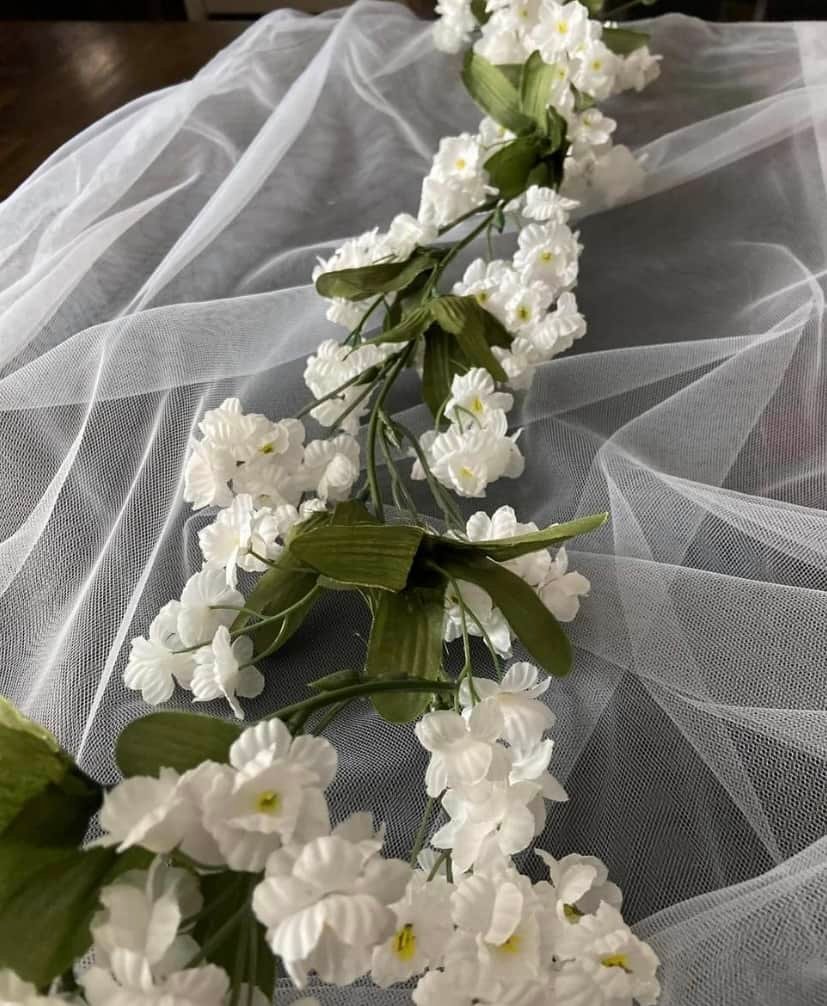 flowers white